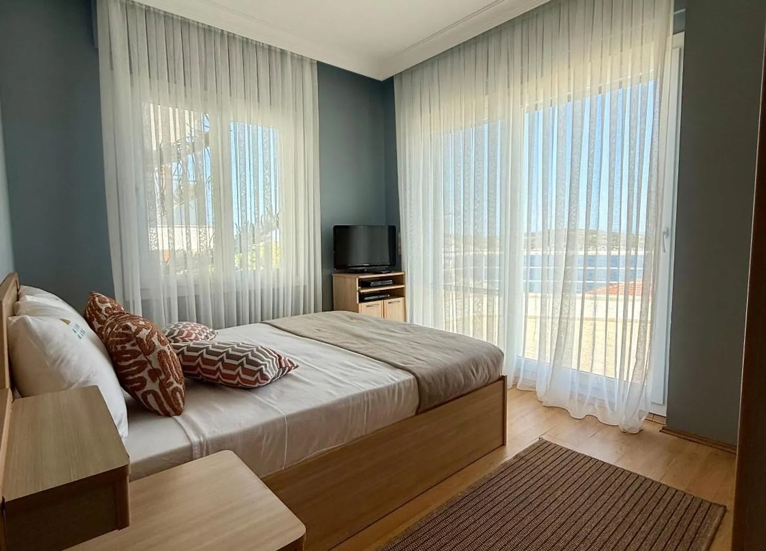 Miromara Hotel Pool Bar Karaburun  Turcia