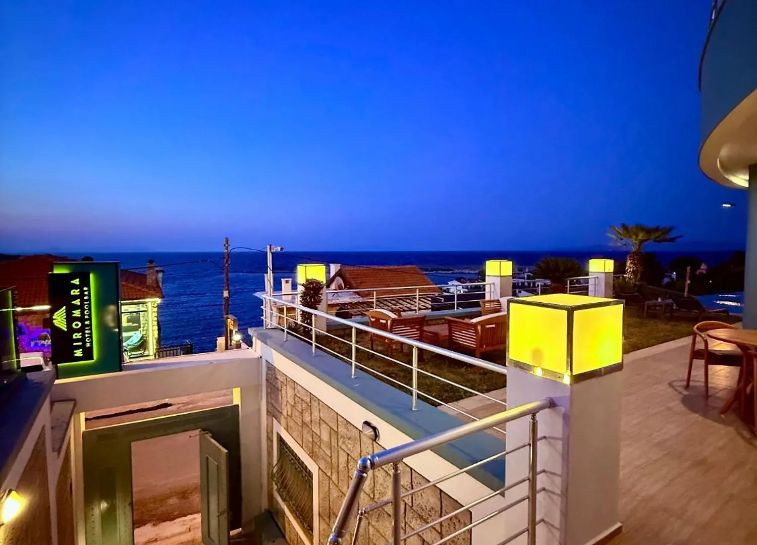 Miromara Hotel Pool Bar Karaburun