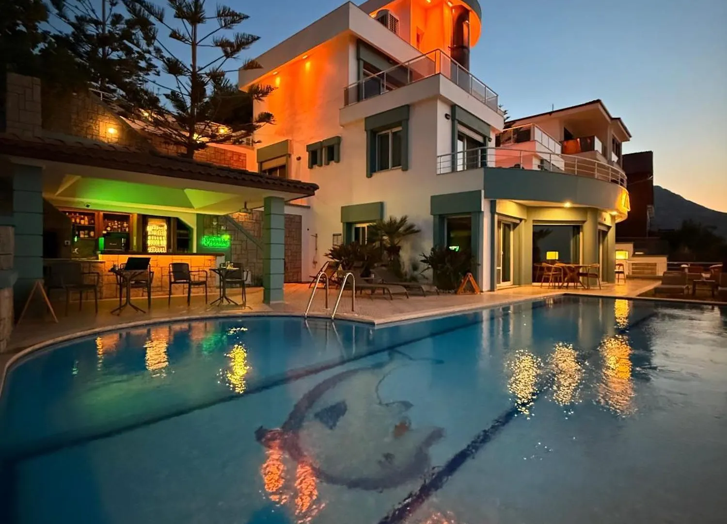 Miromara Hotel Pool Bar Karaburun  0*, Karaburun (Izmir)