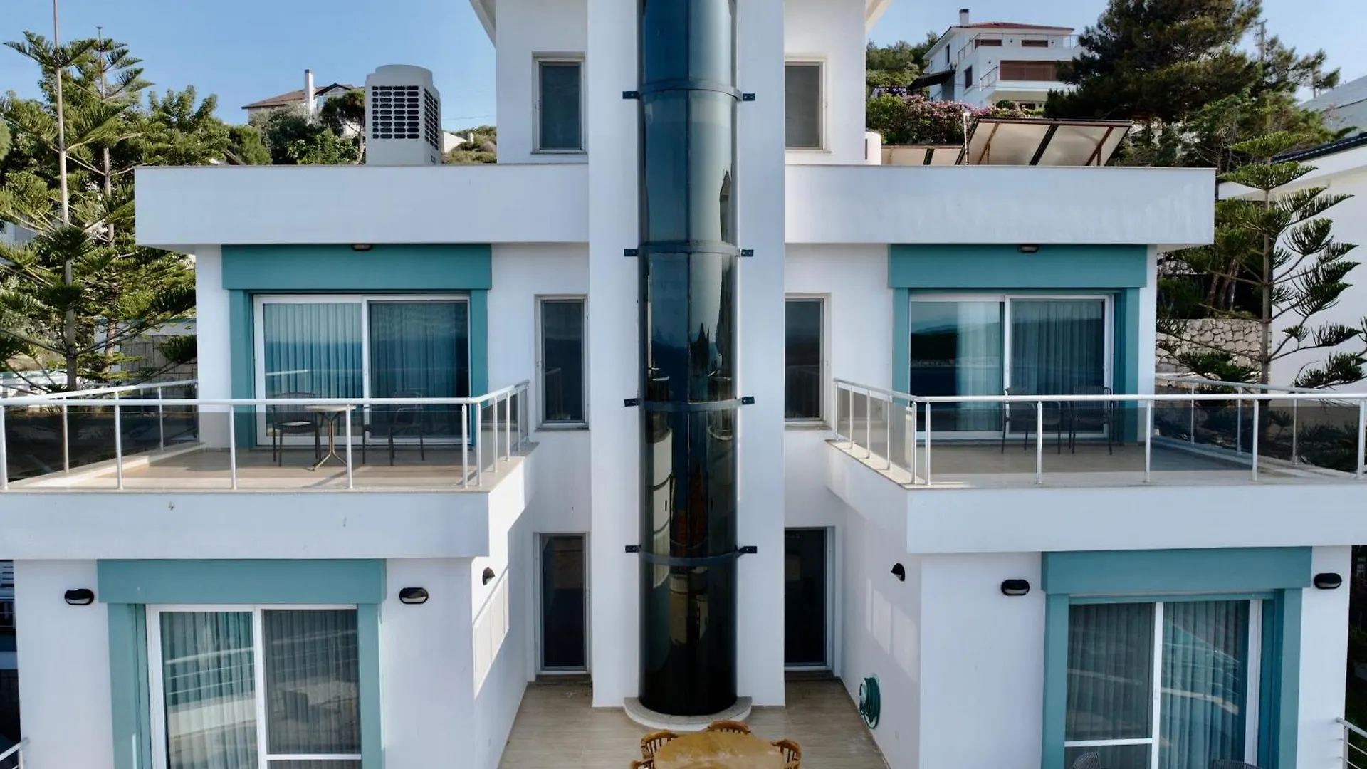 Miromara Hotel Pool Bar Karaburun