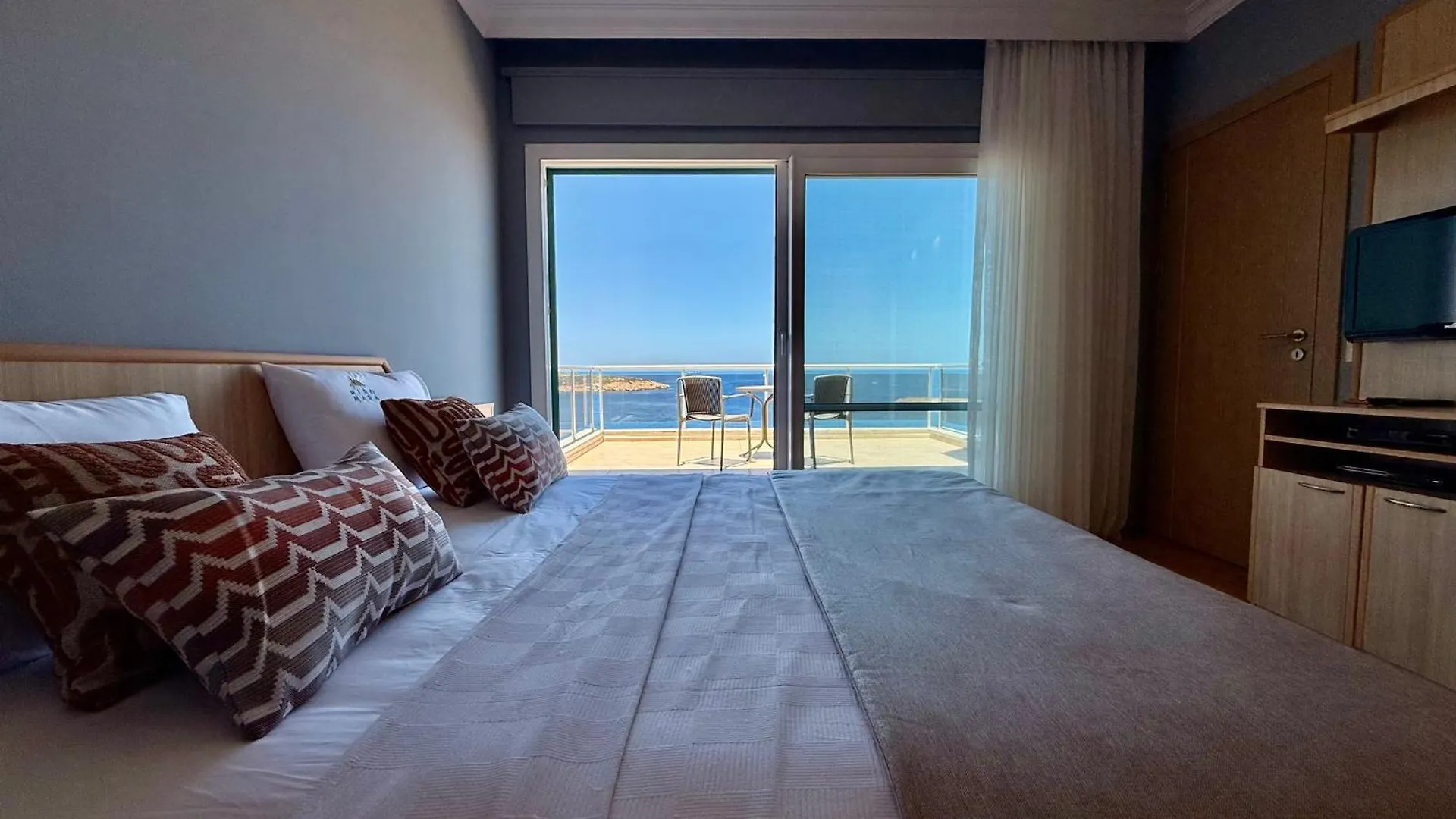 Miromara Hotel Pool Bar Karaburun